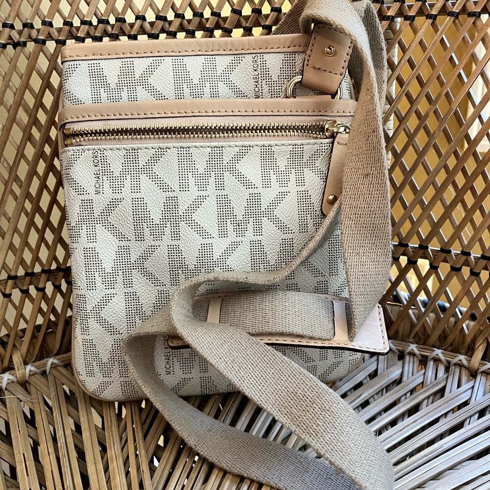 Authentic Michael Kors Crossbody